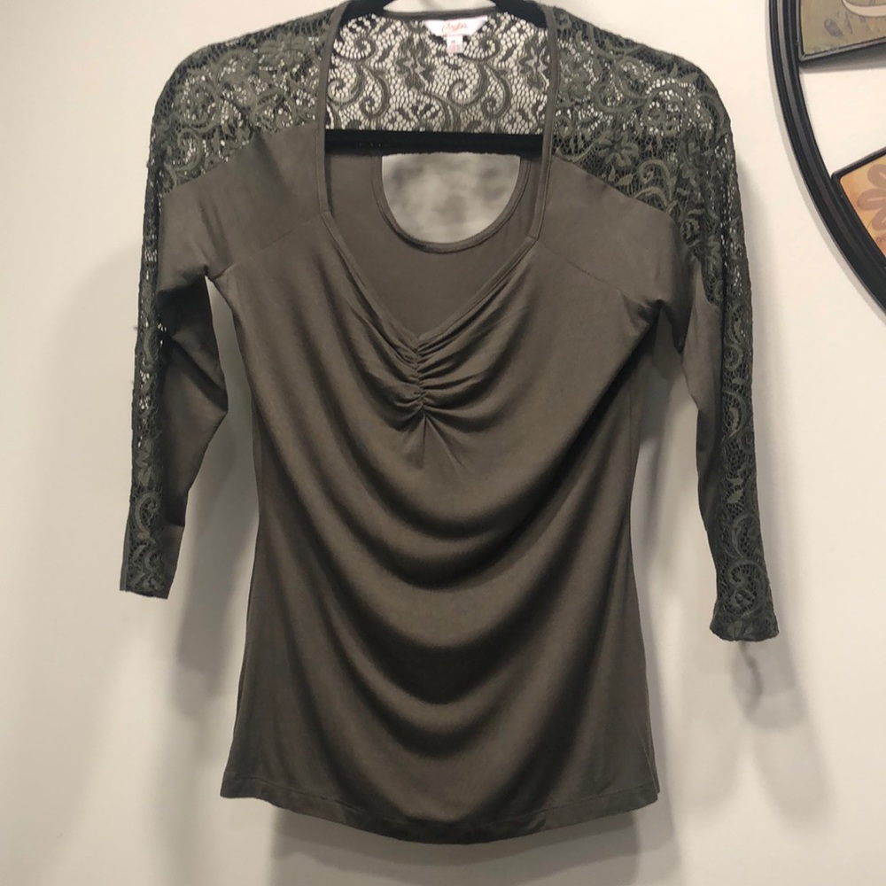 Candies (like new) long sleeve lace top (medium)